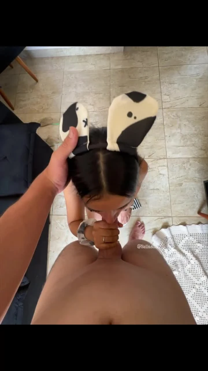 Novinha gostosa, Bela, se exibindo e dançando no OnlyFans!