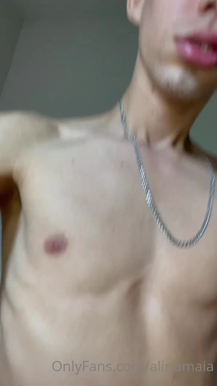 Aliria Maia fudendo gostoso oral para amigo até ele ejacular
