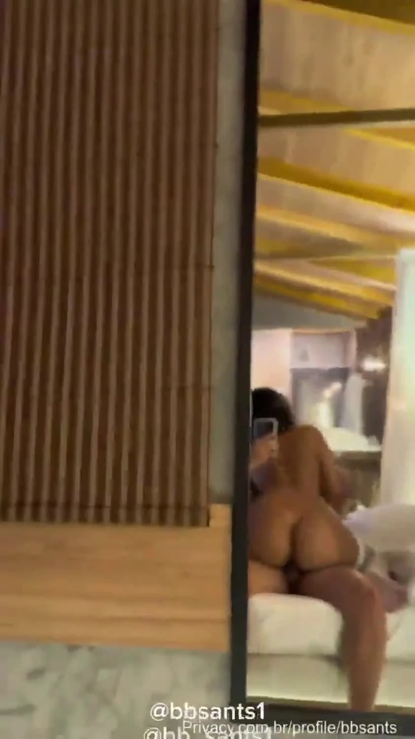 Vídeo do BBsants fudendo gostoso e sentando no motel