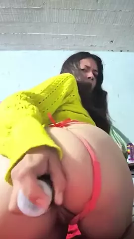 Safadinha na live se divertindo com um consolo no bumbum!