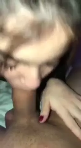 O wnco molhadinho da prima novinha no pornô erome