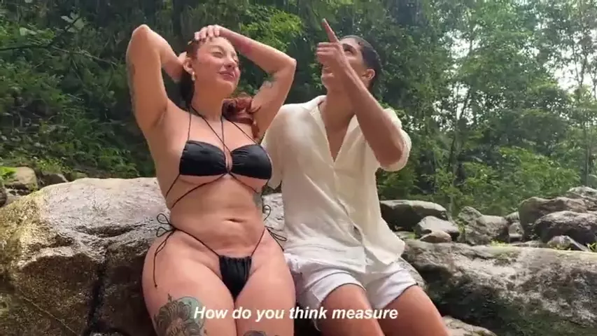 Trocando carinho com a sogrinha mais safada na cachoeira, longe dos olhos do sogrão e da minha namorada