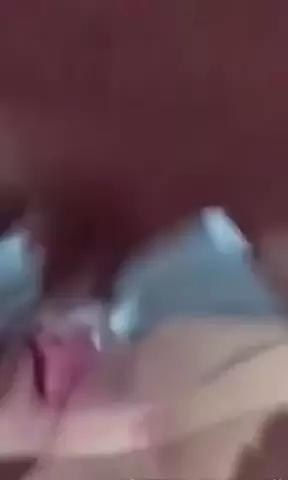 Alana Mara é casada, compartilha conteúdo adulto no OnlyFans e realiza interações íntimas
