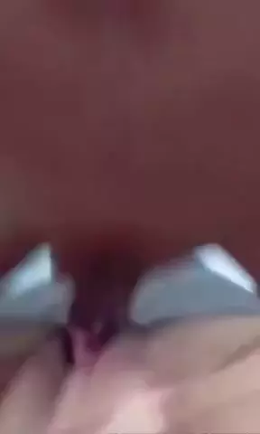 Alana Mara é casada, compartilha conteúdo adulto no OnlyFans e realiza interações íntimas