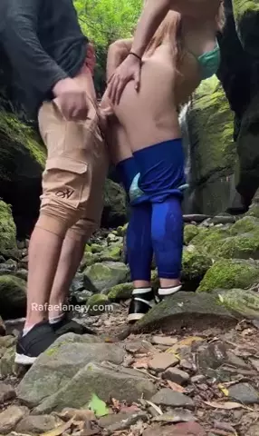 Participante do programa de Férias com o ex foi flagrado transando à beira da cachoeira!