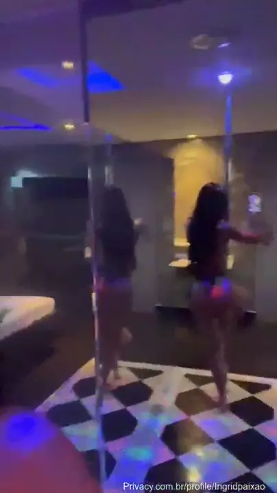 Ingrid Paixão arrasando no pole dance do motel freporni de forma sexy