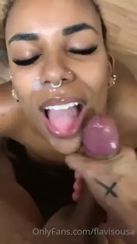 Flavia Sousa fudendo gostoso e expressando prazer com intensidade