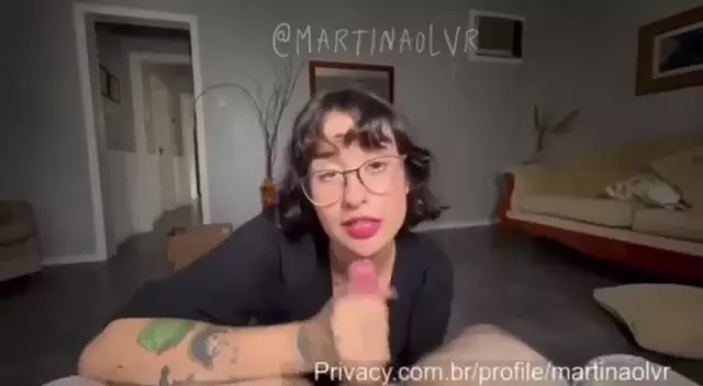 Martina Olvr masturbando o namorado em busca de esperma