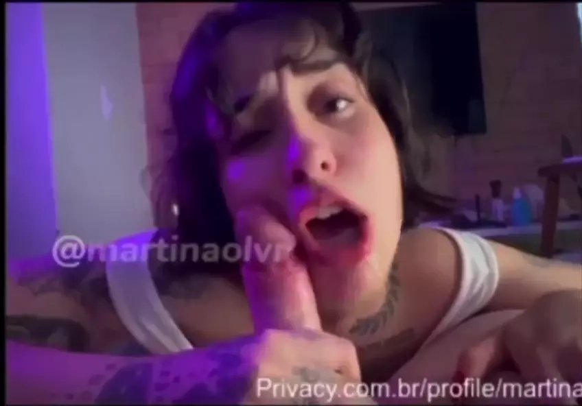 Martina Olvr postou um vídeo elogiando o namorado sortudo