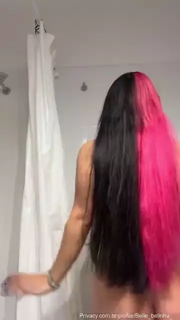 Conteúdo exclusivo da Belle Belinha no OnlyFans exibindo sua parte traseira sem roupa