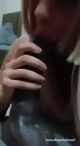 Paula Lima, com a pele dourada, mostrando toda sua sensualidade