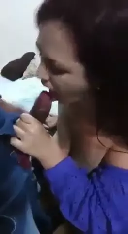 Coroa casada pegando fogo, se deliciando com o membro avantajado do amante
