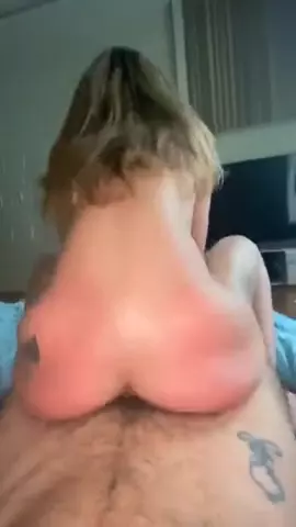 Novinha mandando ver no sexo anal, sem frescura e sem camisinha!