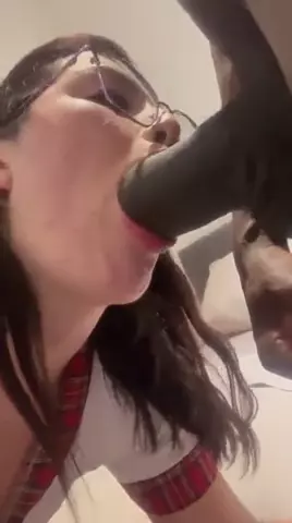 Xvideos, um boquete delicioso da loira no baguete preto gigante