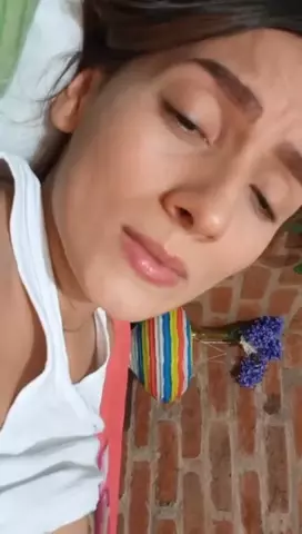 Siririca deliciosa na transmissão ao vivo da travessa safadinha no erome