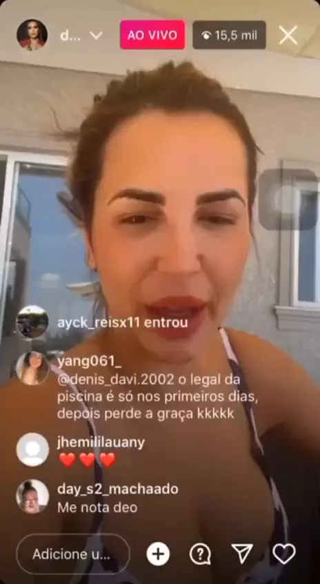 Deolane, a doutora, acabou mostrando um pouco a mais em uma transmissão ao vivo na cadeia