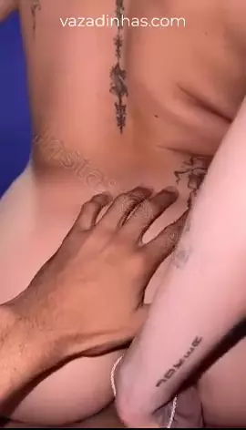 Xehli G mostrando toda sua sensualidade em um sexo anal pra lá de excitante