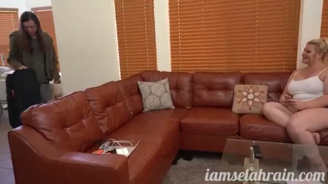 Coroa fofinha transando com o enteado